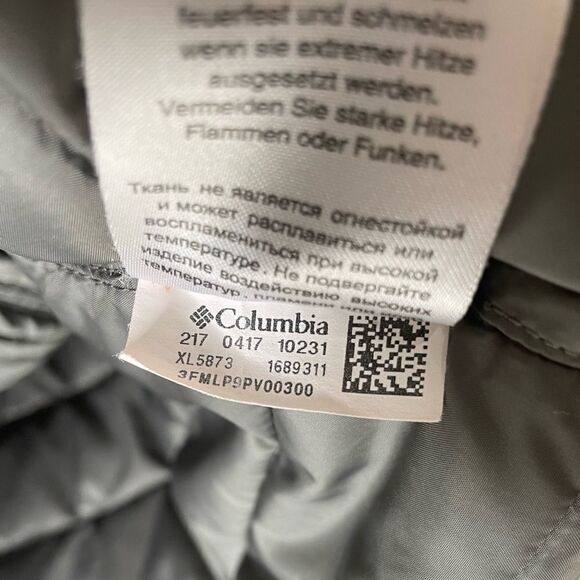 Women’s Columbia Budding Crocus Quilted Puffer Jacket in Grey - Picture 7 of 8